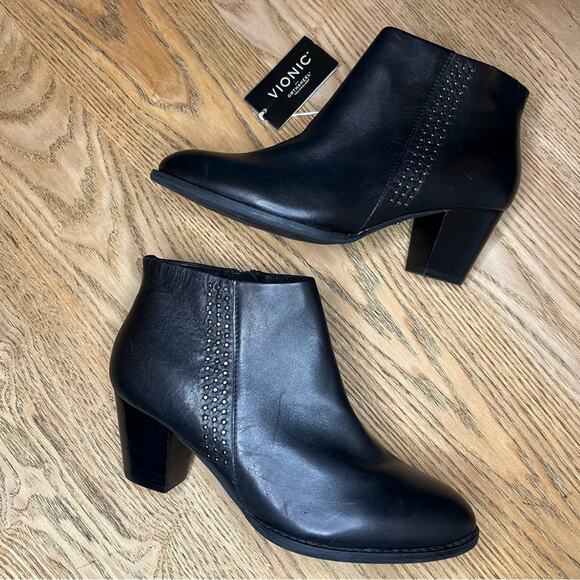 New! Vionic Georgia Studded Leather Block Heel Ankle Boot Women’s Size 8 Wide - Picture 6 of 10